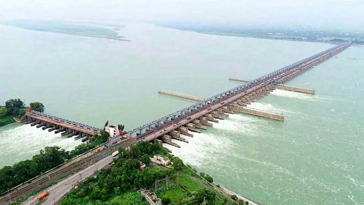 Ganga flood pressure rises, Bihar urges West Bengal to open all Farakka gates