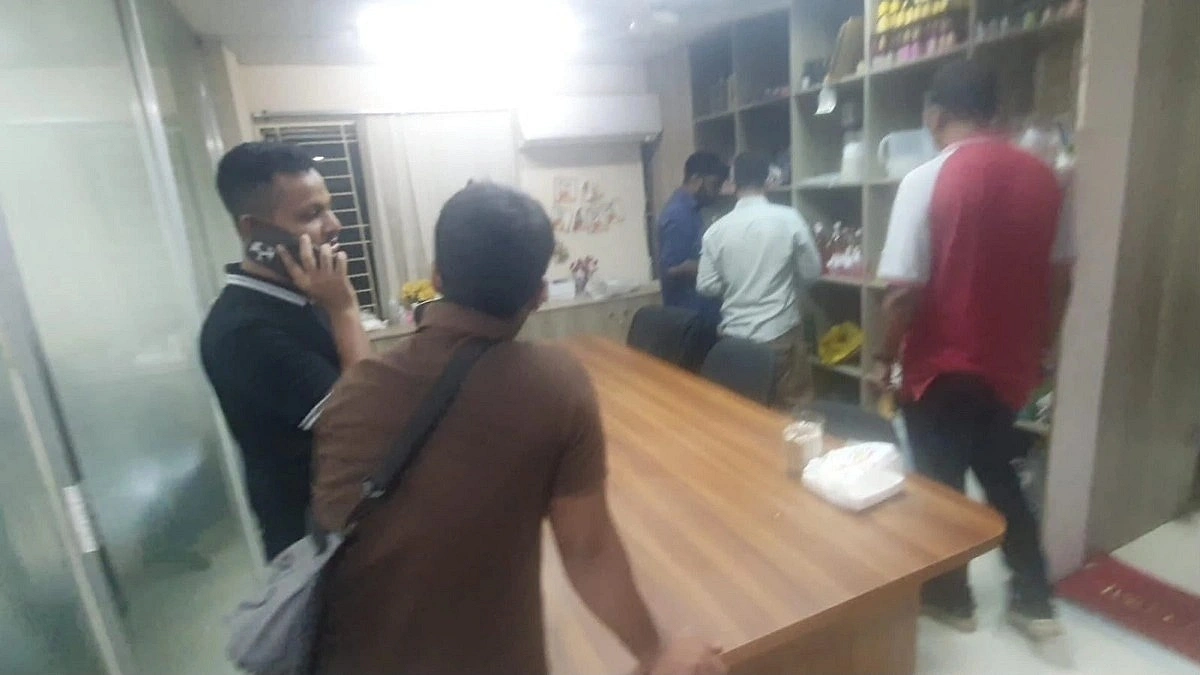 DNC busts online drug chemical supplier in Dhaka
