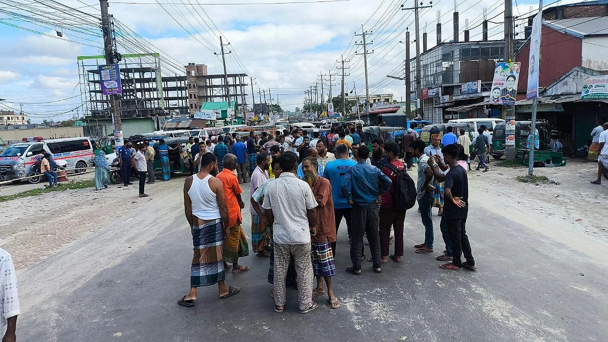 CNG drivers block Jamalpur highway demanding uninterrupted gas supply