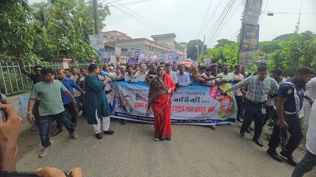 If there is no fuel in the country, how are they carrying out such a large long march?