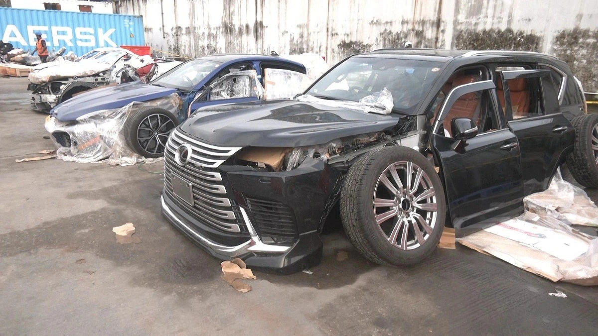 Imported Lexus, BMW, Honda cars worth 12 crore taka seized, brought in as cut pieces
