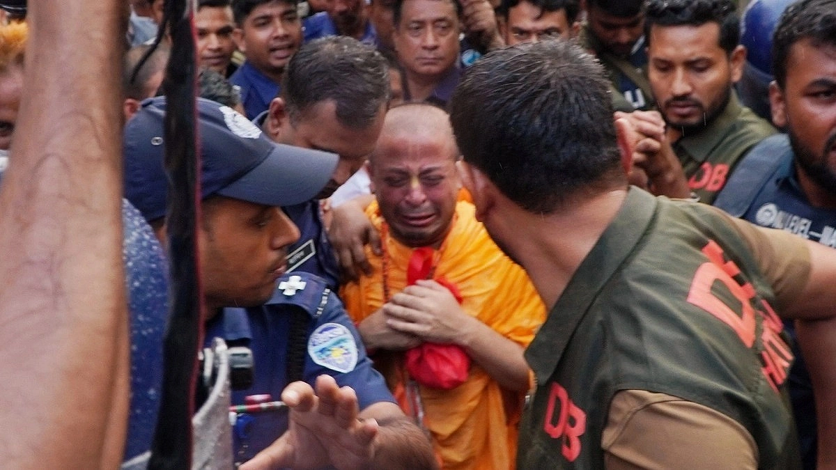 Chinmoy breaks down in tears at mother’s funeral