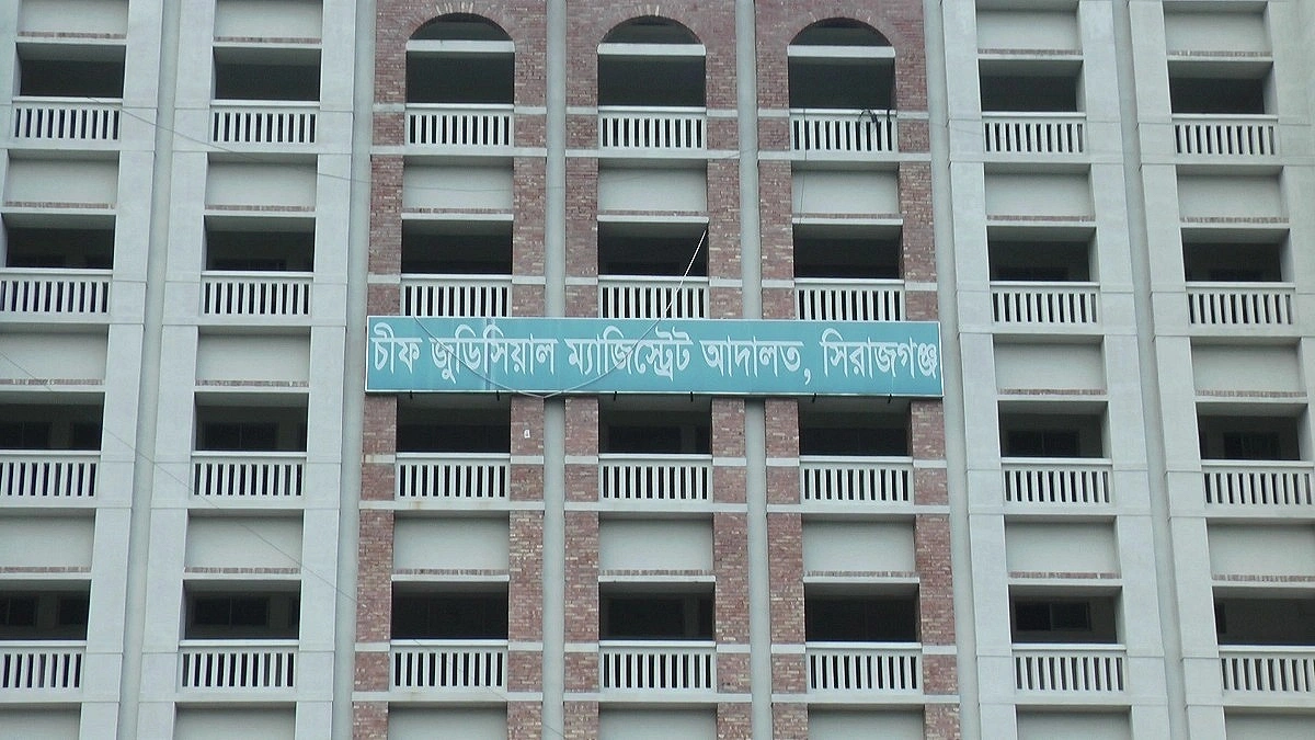 Theft case accused escapes by jumping from court building