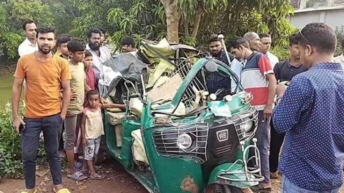 Three auto rickshaw passengers killed after being hit by covered van in Kaliakair