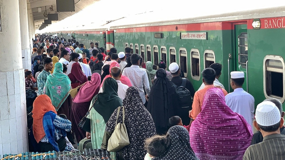 Rail services restored after track break in Natore