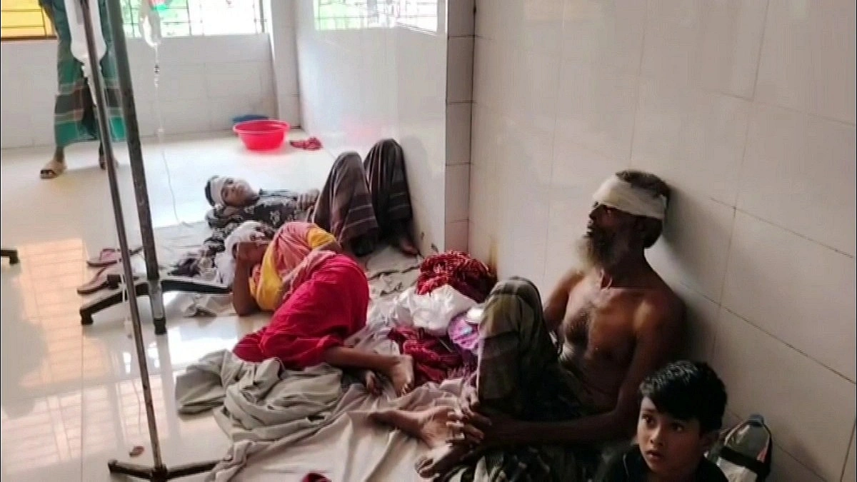Youth hacked to death in Narail, 6 injured
