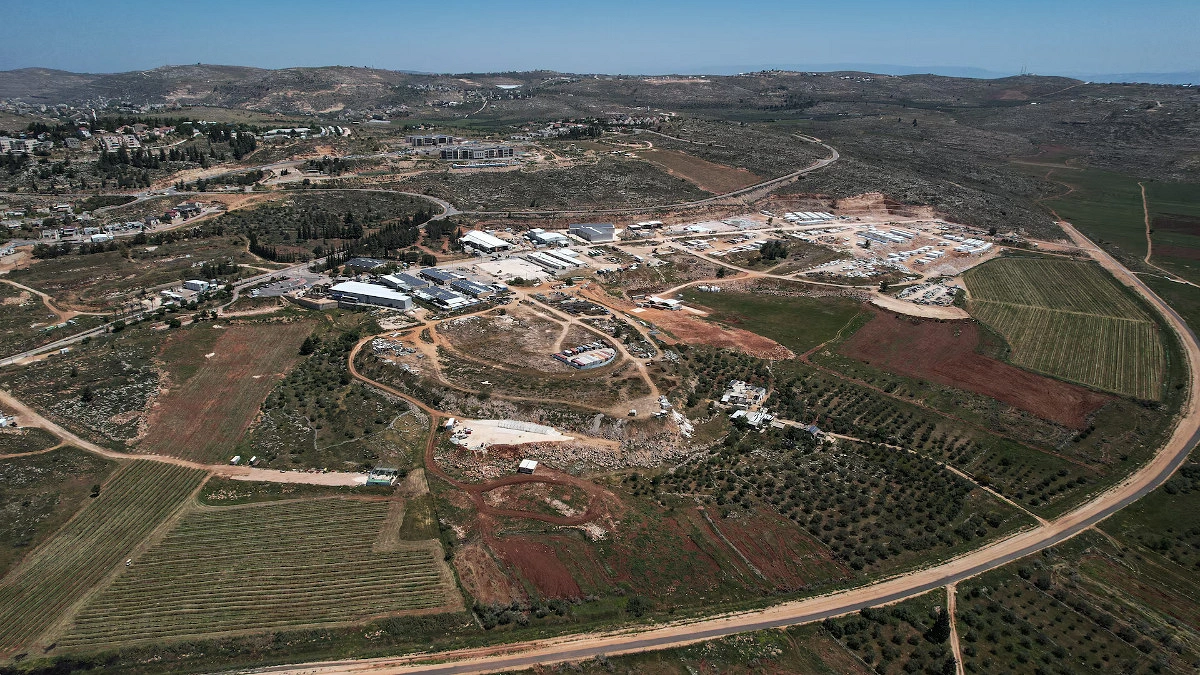 France and UK align with 10 nations to ban Israeli settlement products