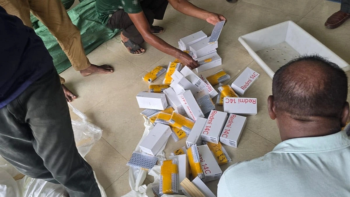 5 crore taka worth of mobile phones seized at Shahjalal