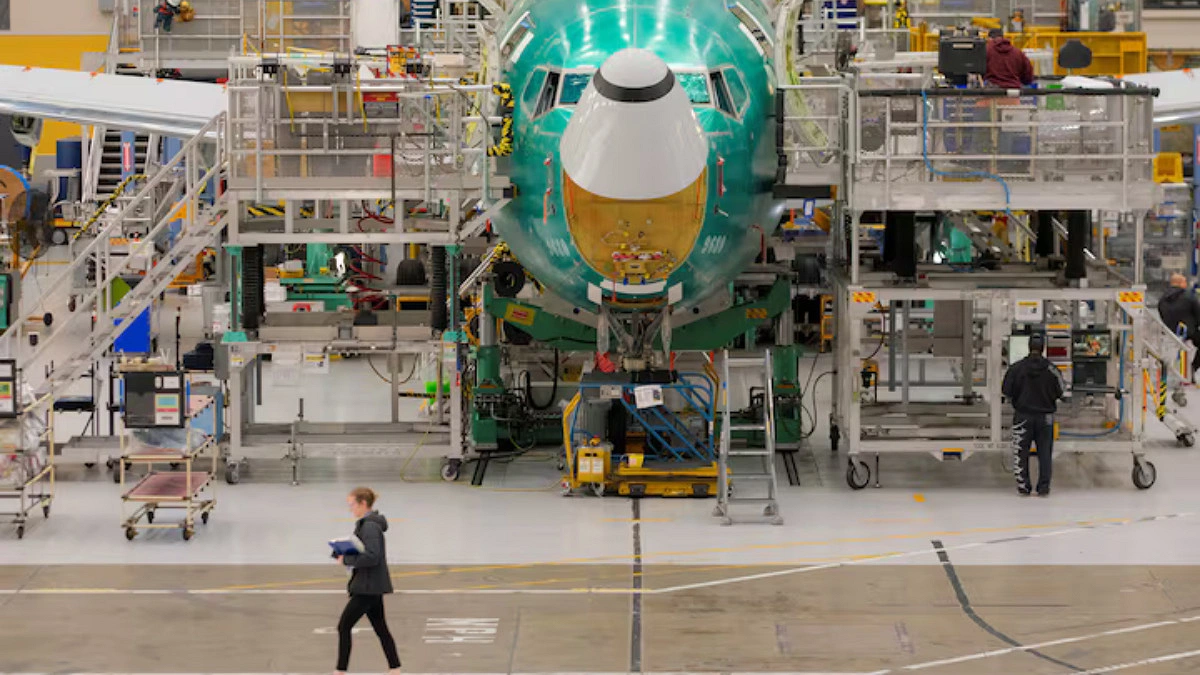Boeing flags 737 MAX software glitch affecting landing navigation feature