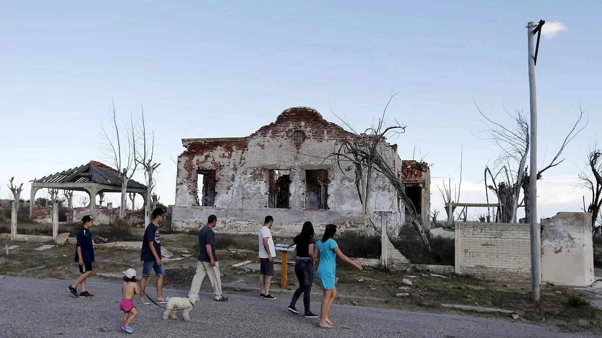 The Argentine town that emerged after 25 years underwater