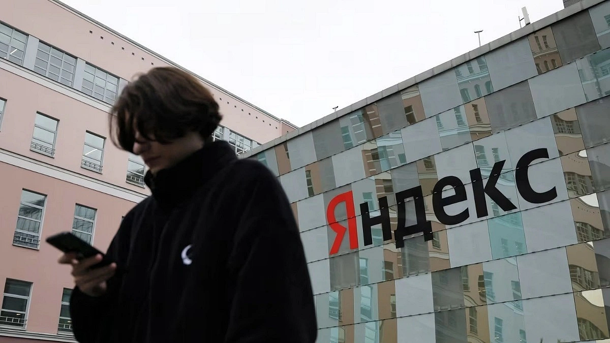 Ukraine’s attacks leave ‘Russia’s Google’ on the brink of collapse, disrupting users’ lives