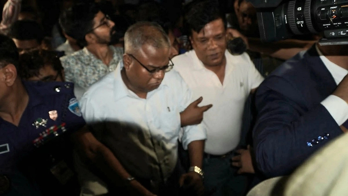 DC, SP visits campus to free VC Shariful