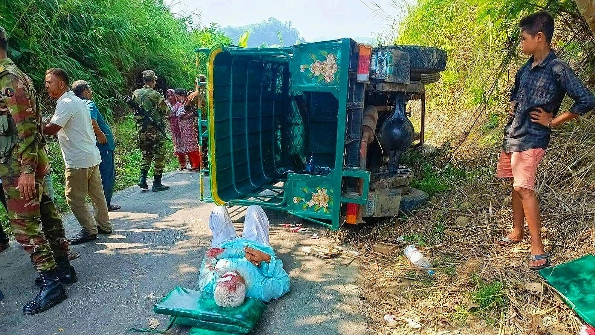 Jeep overturns on return from Sajek, injuring 7 tourists, 2 in critical condition