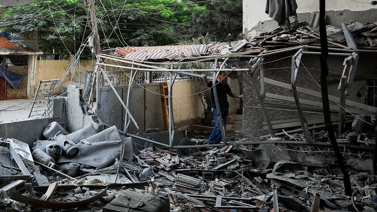 Israeli air attack kills five in crowded Gaza neighborhood