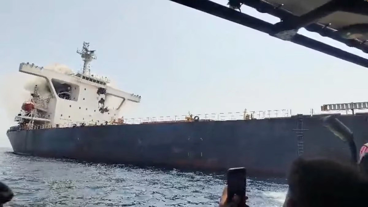 Two ships sink near Hormuz after being hit by projectiles amid surge in attacks