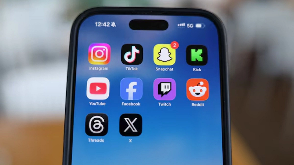Greece bans social media for children under 15