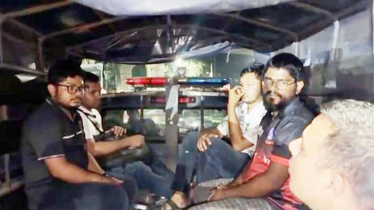 Police detain 4 banned Chhatra League leaders at DU