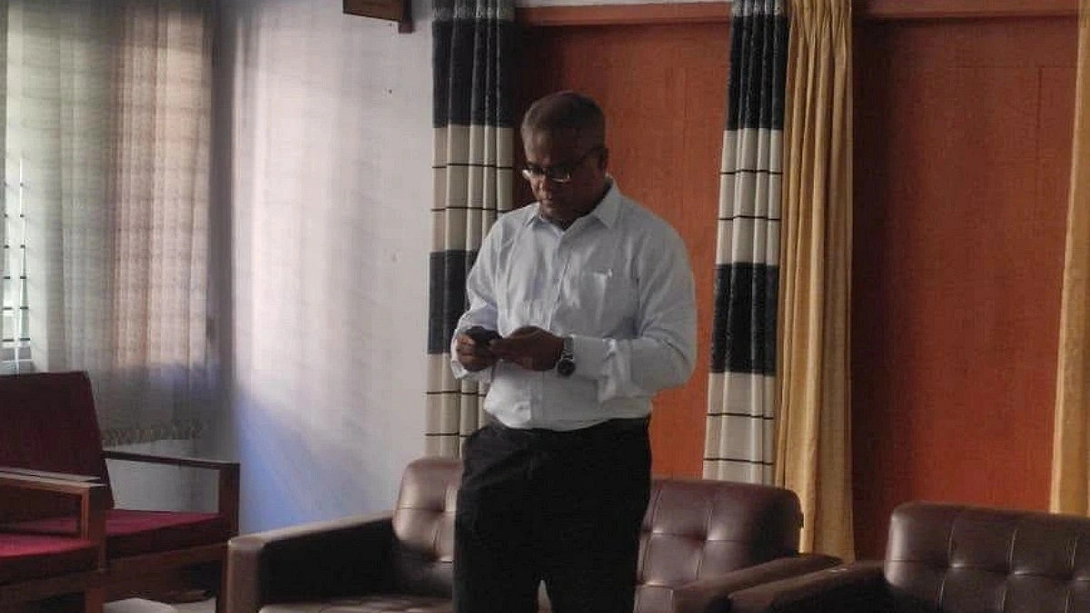 CUET VC Shariful now confined after coming to campus thinking situation was okay