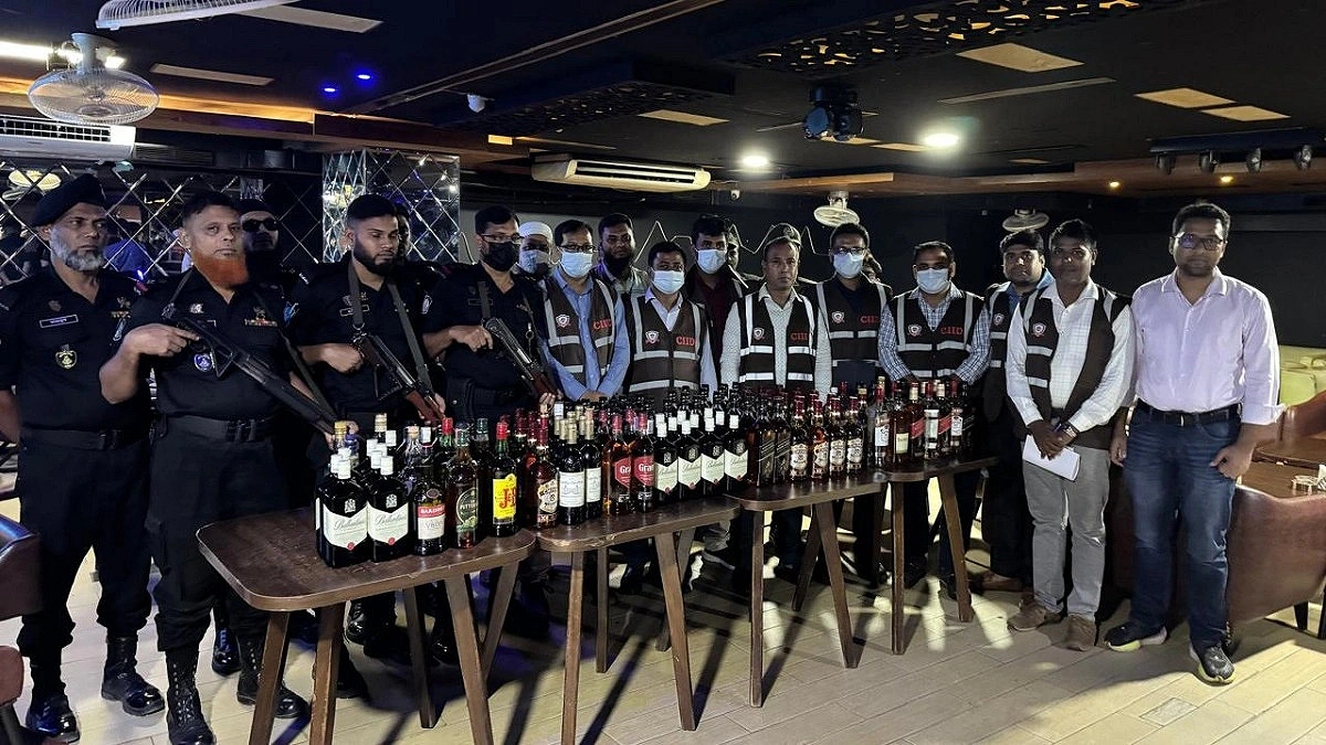 NBR raids four bars and hotels, including Fu-Wang
